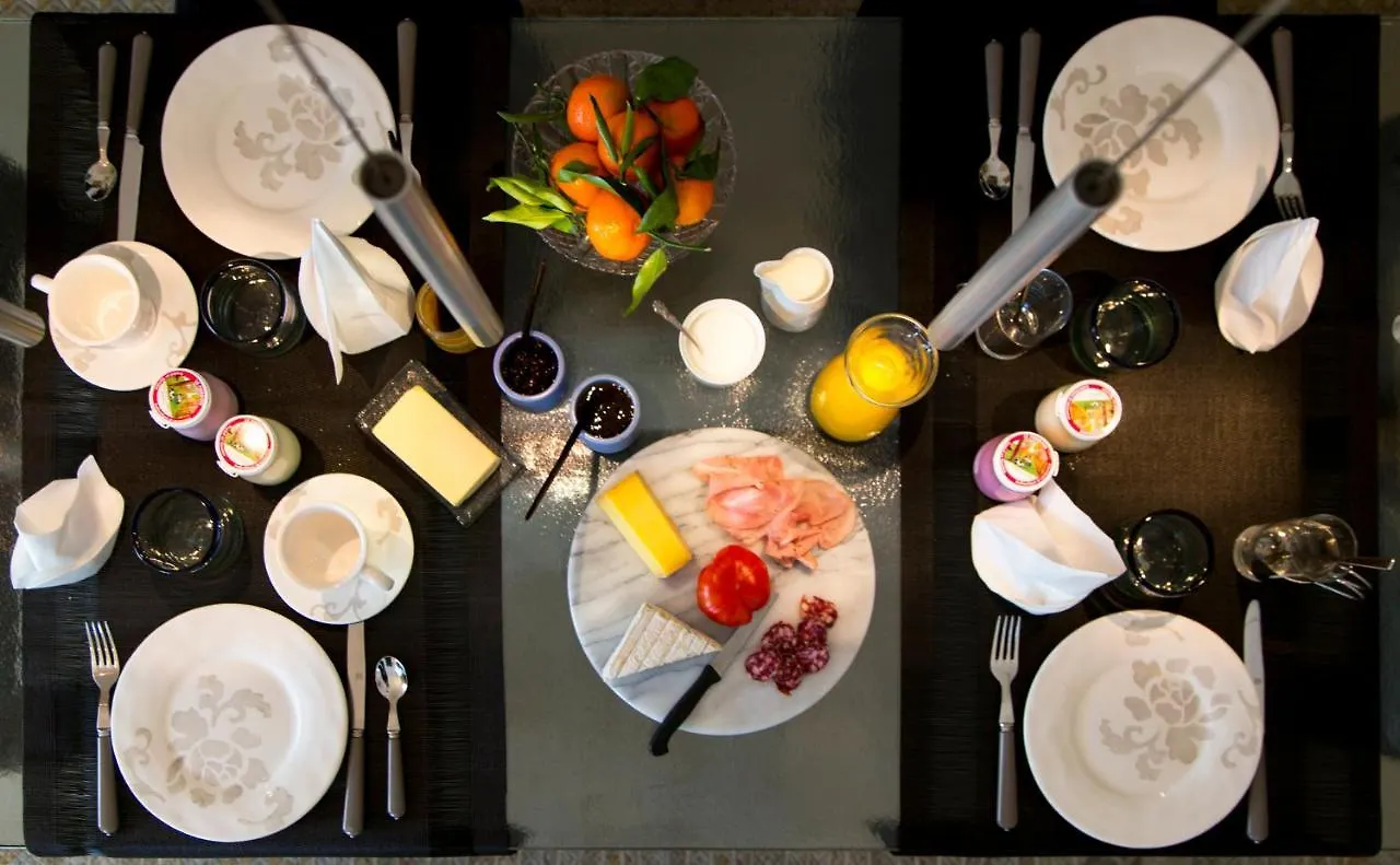 L' Oustau Blanc B&B Fontvieille Couette-café