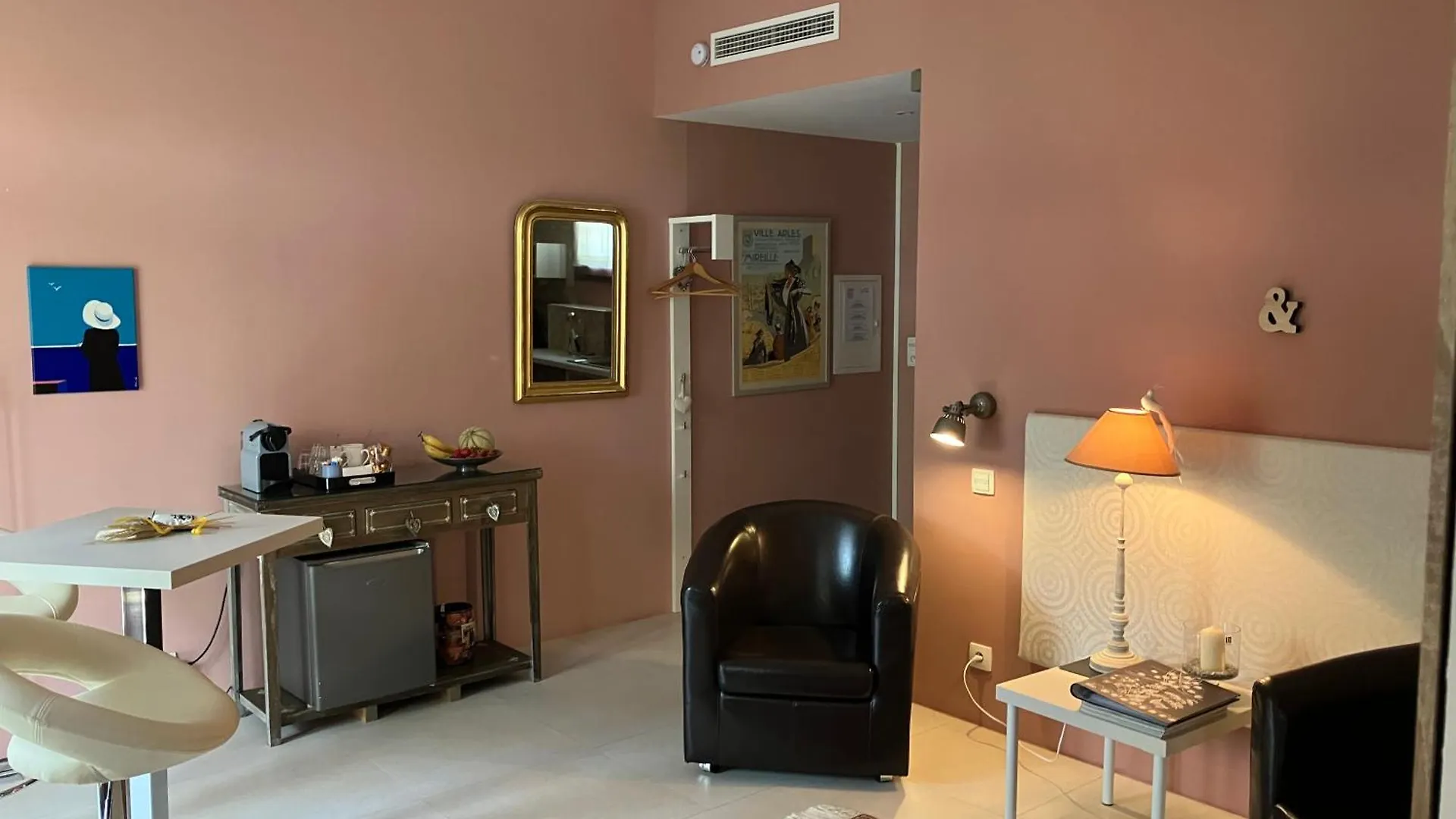 Couette-café L' Oustau Blanc B&B Fontvieille