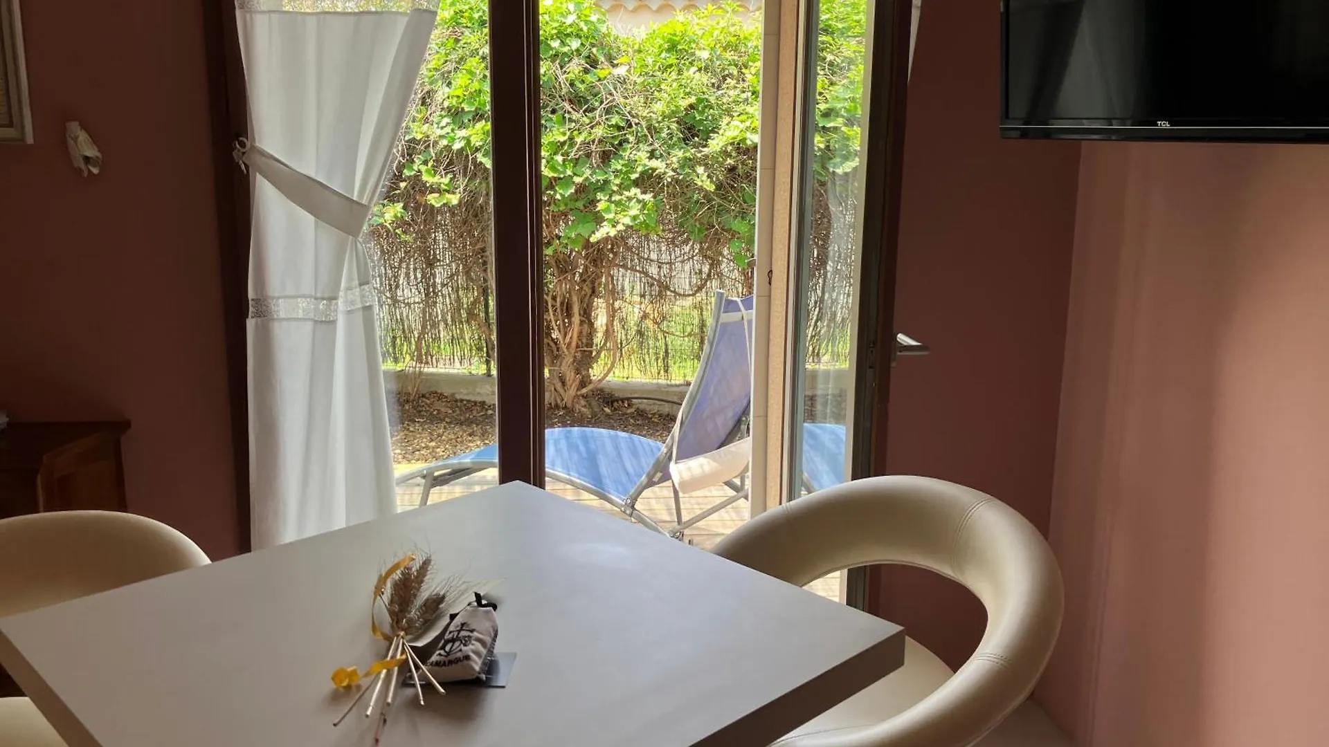 L' Oustau Blanc B&B Fontvieille Couette-café
