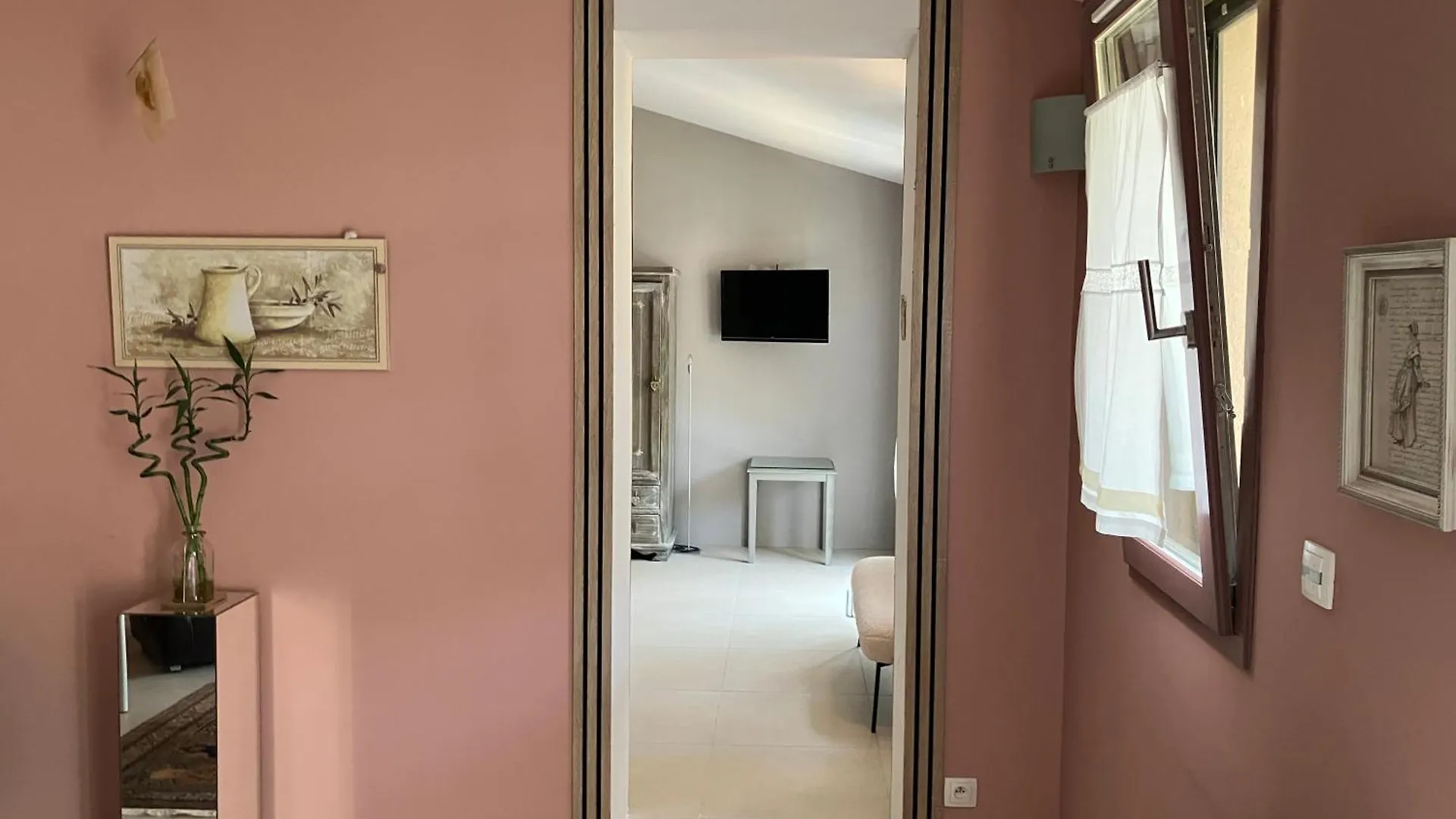 Couette-café L' Oustau Blanc B&B Fontvieille France